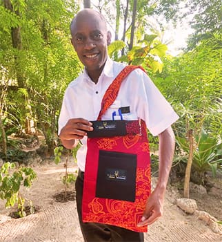 shopping bags as a departure gift