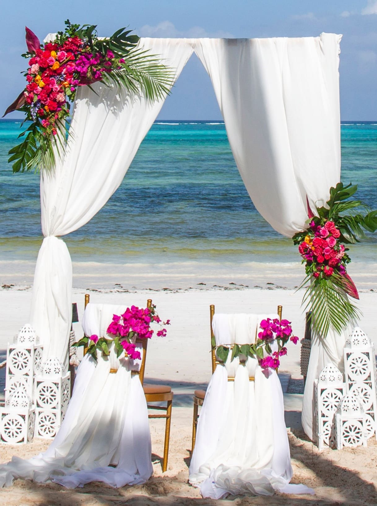 beach wedding ceremony in Zanzibar at Boutique Hotel Matlai with ocean view