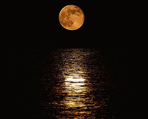 copper red moon rising