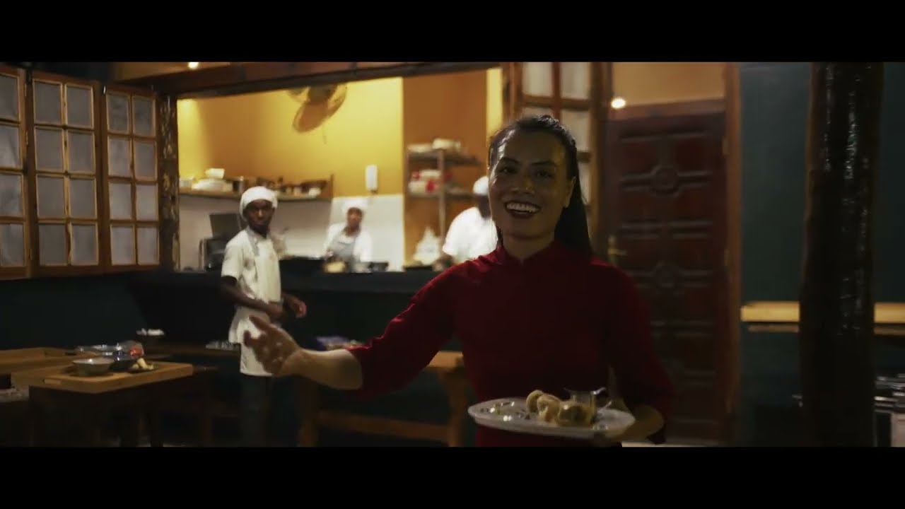 A service at Zatiny, from the kitchen to the table.